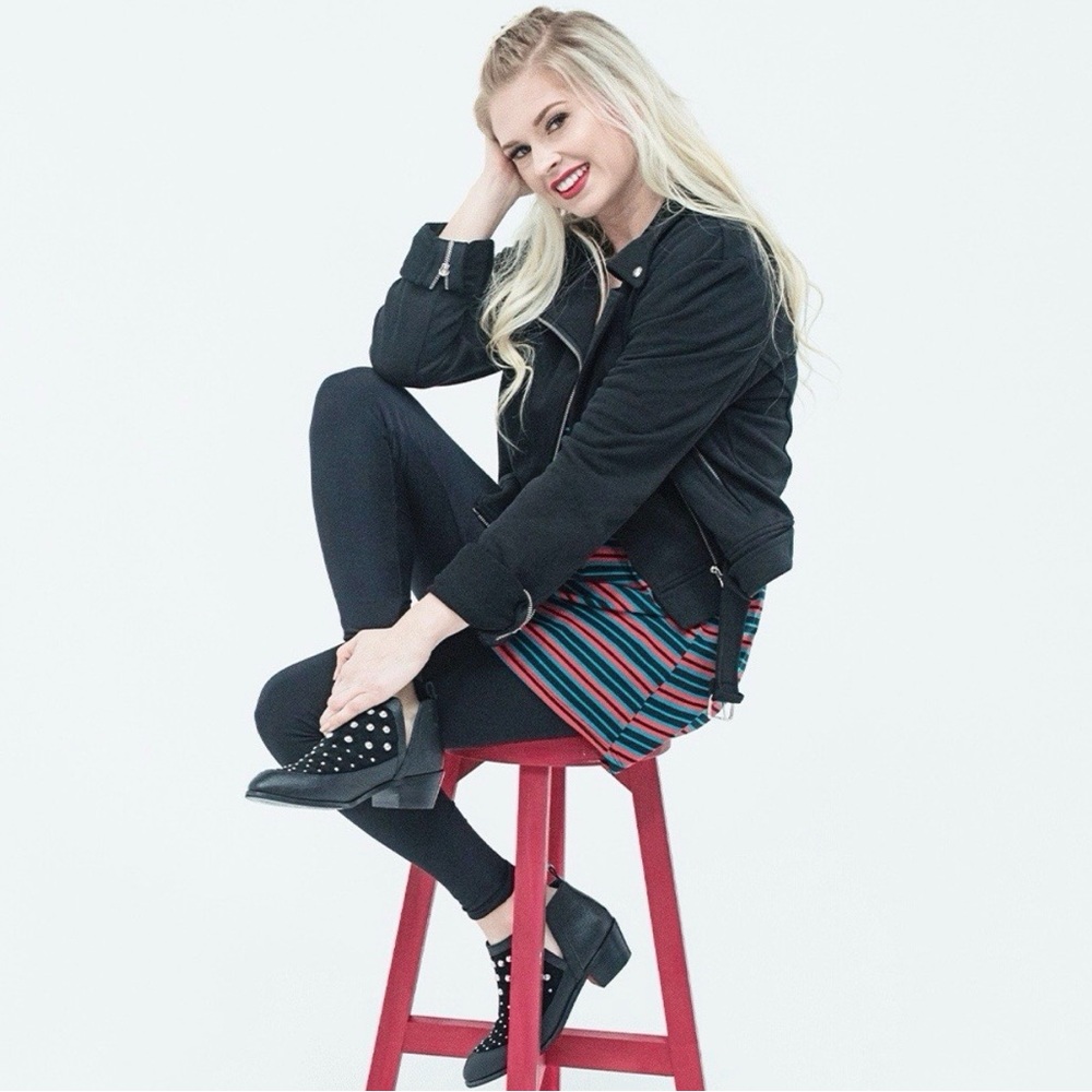 LuLaRoe Black Leggings TC2 (Size 18-24)